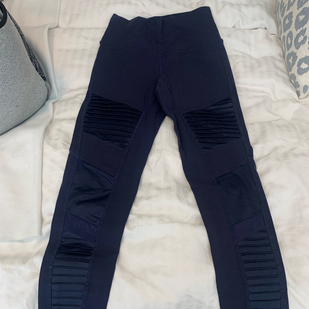 Alo Yoga Moto Leggings